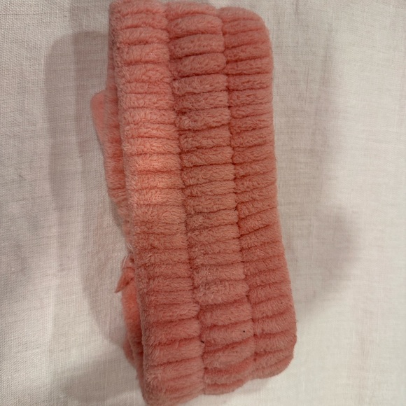 Plush Pink Headband for makeup - Picture 5 of 5
